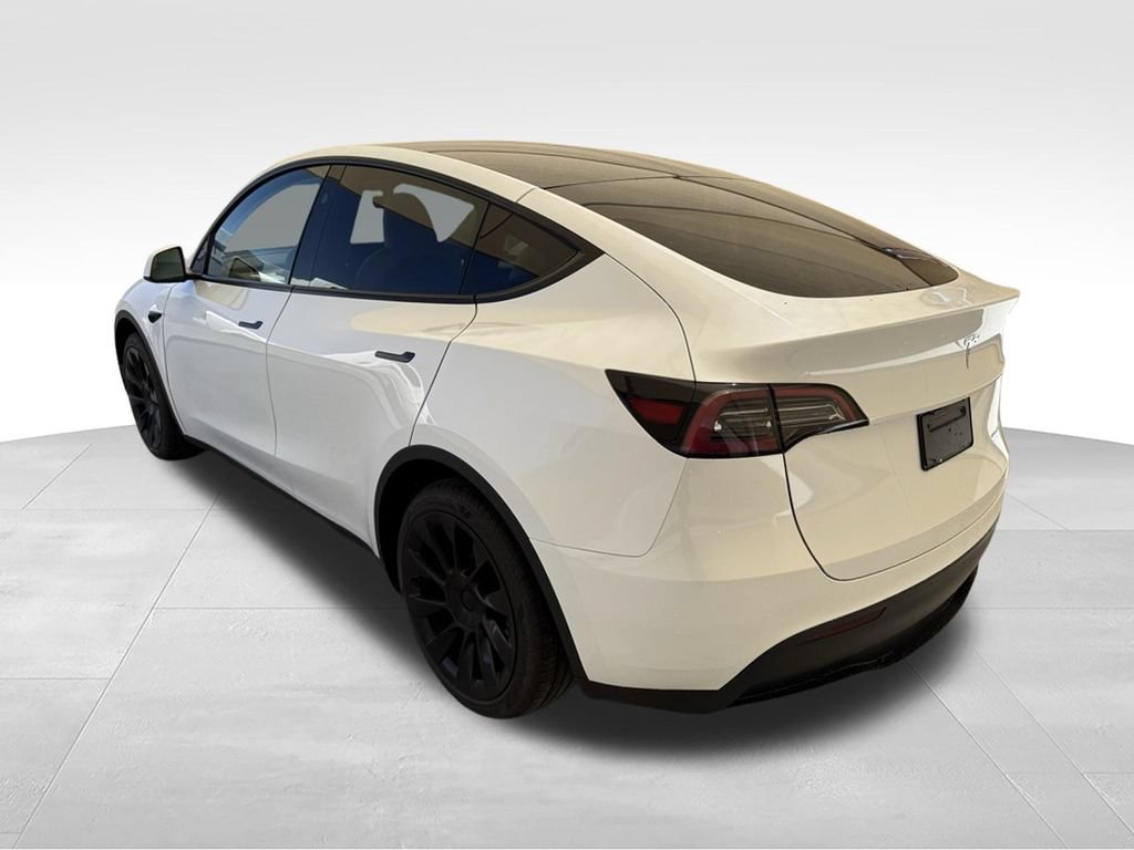 Used 2023 Tesla Model Y Long Range AWD/4WD image 6