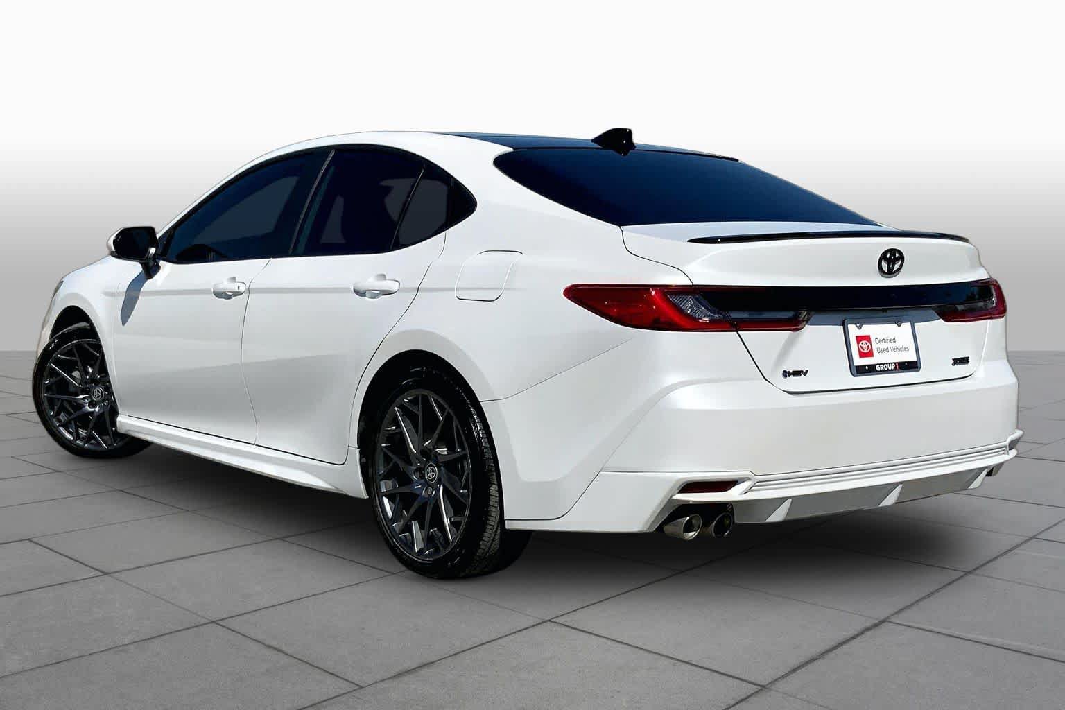 Used 2025 Toyota Camry XSE FWD image 12