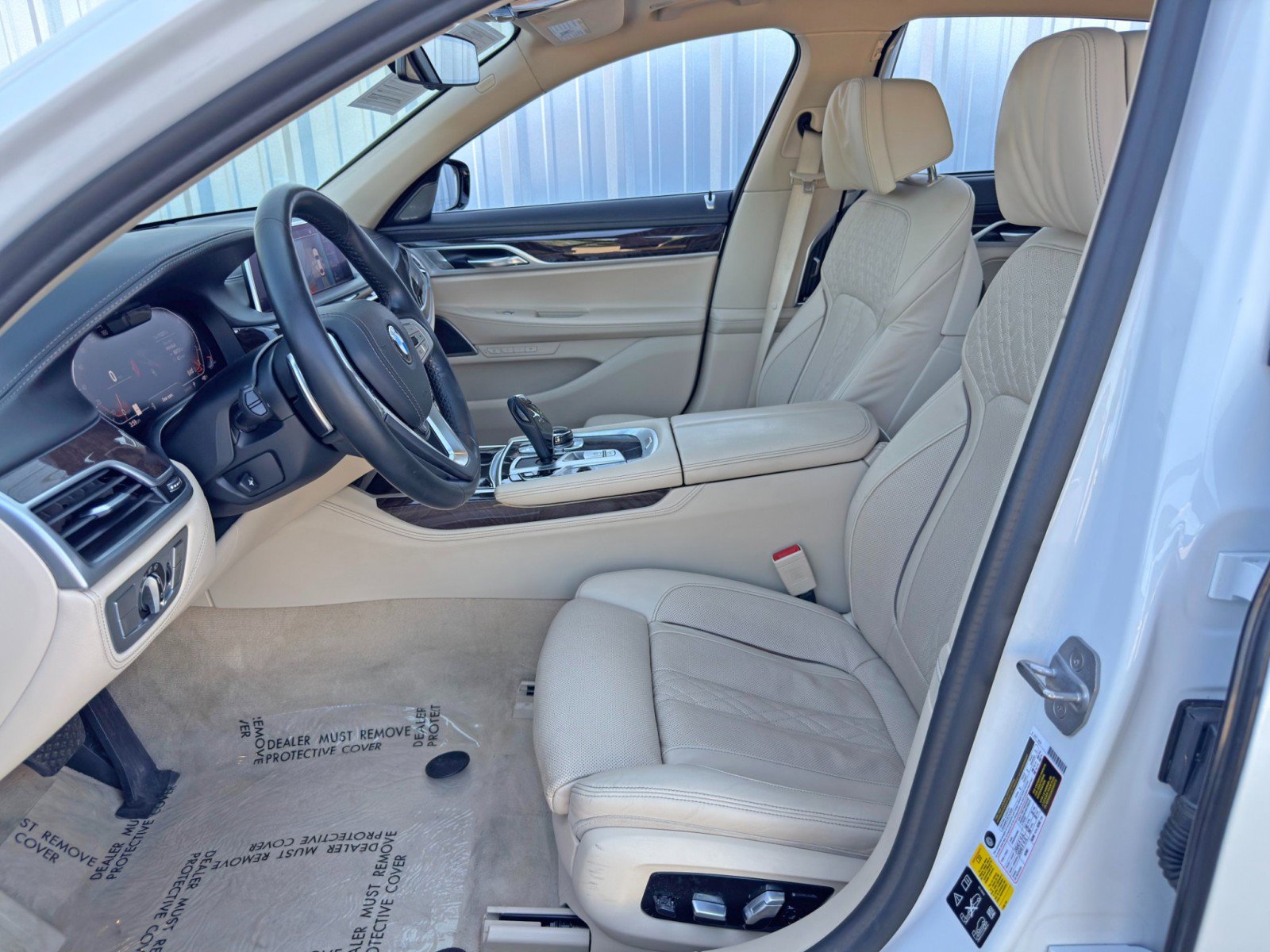Used 2020 BMW 750i xDrive w/ Executive Package AWD/4WD image 16