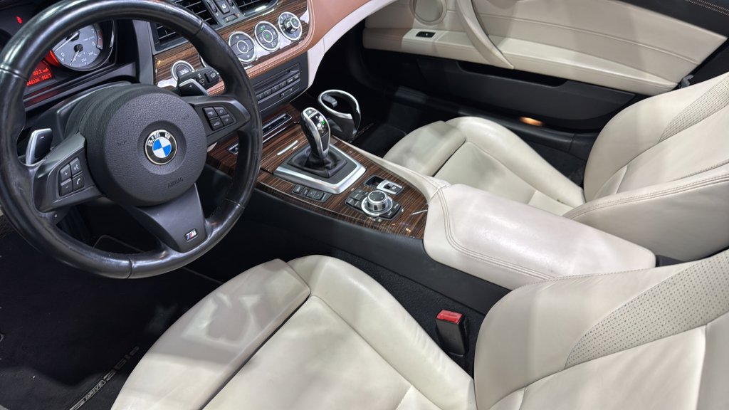 Used 2016 BMW Z4 sDrive35is RWD image 23