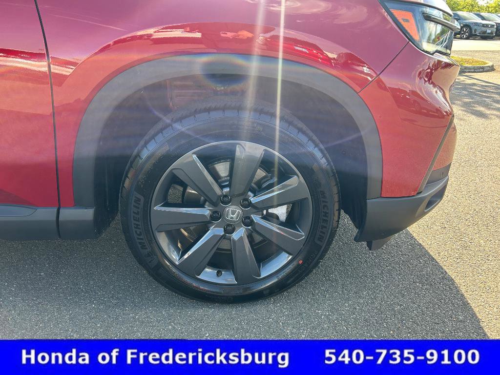 Used 2025 Honda Pilot Sport image 32