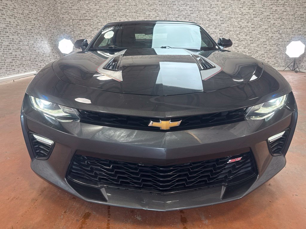 Used 2018 Chevrolet Camaro SS RWD image 2