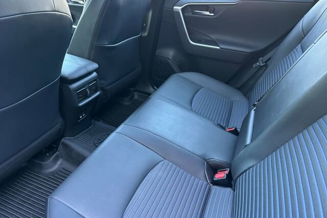 Used 2023 Toyota RAV4 XSE AWD/4WD image 12