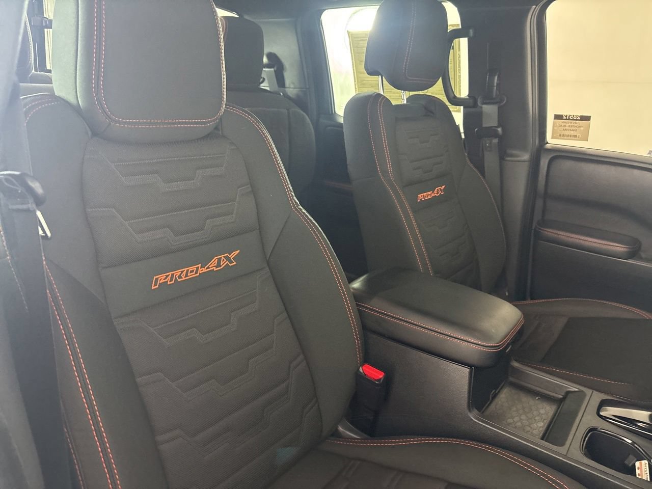 Used 2025 Nissan Frontier PRO-4X AWD/4WD image 30