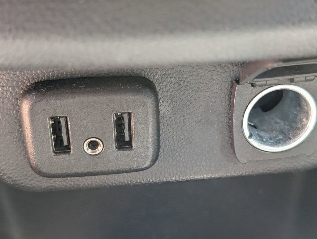 Used 2019 Chevrolet Traverse LT image 32