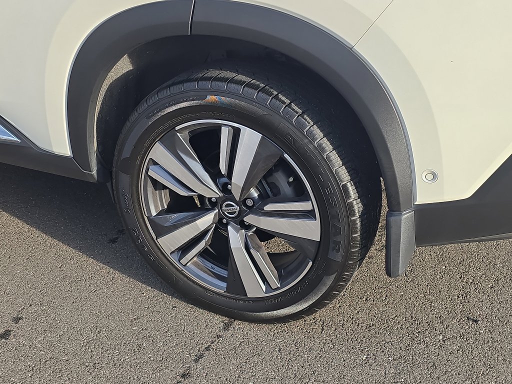 Used 2021 Nissan Rogue Platinum image 12