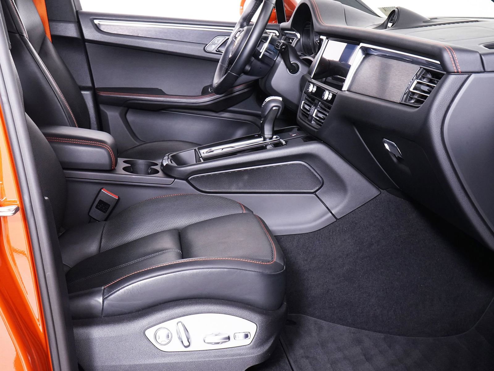 Used 2022 Porsche Macan GTS image 30