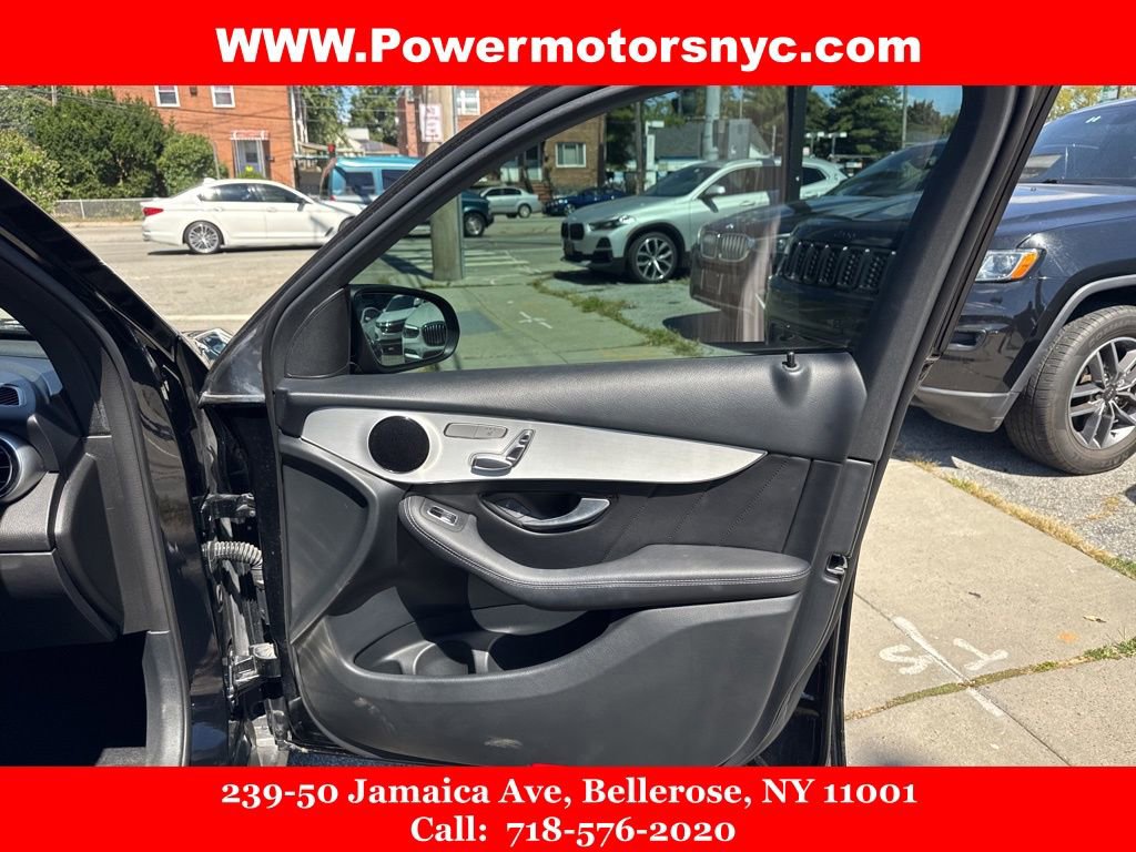 Used 2022 Mercedes-Benz GLC 300 4MATIC w/ AMG Line image 12