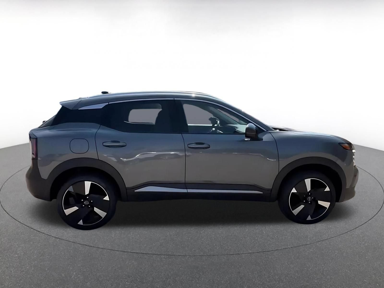 Used 2026 Nissan Kicks SR FWD image 13