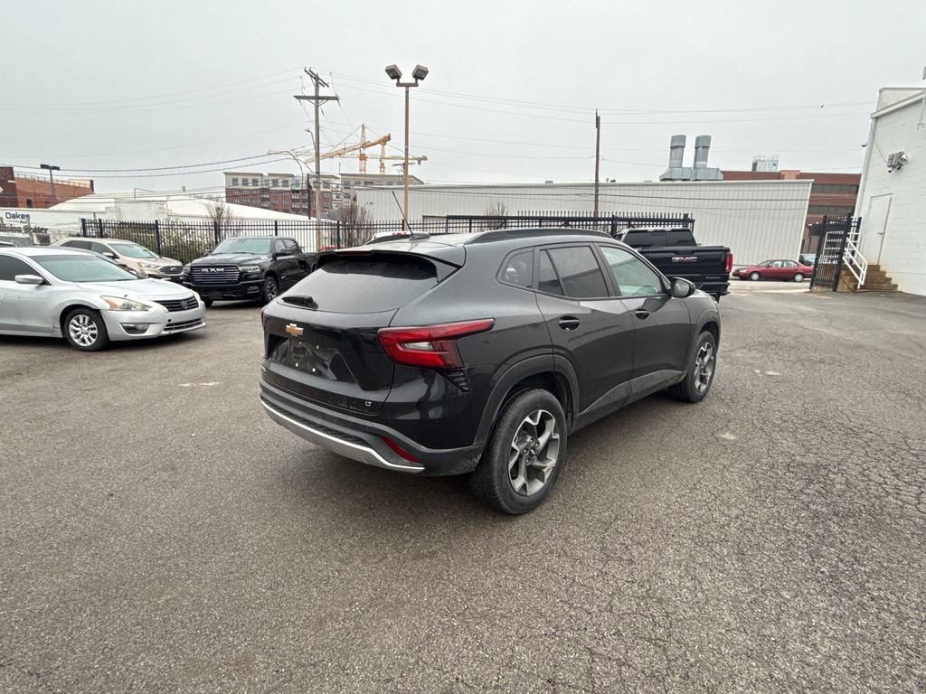 Certified 2025 Chevrolet Trax LT image 47