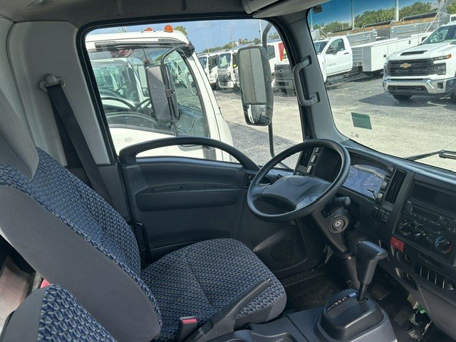 Used 2024 Isuzu NPR RWD image 13