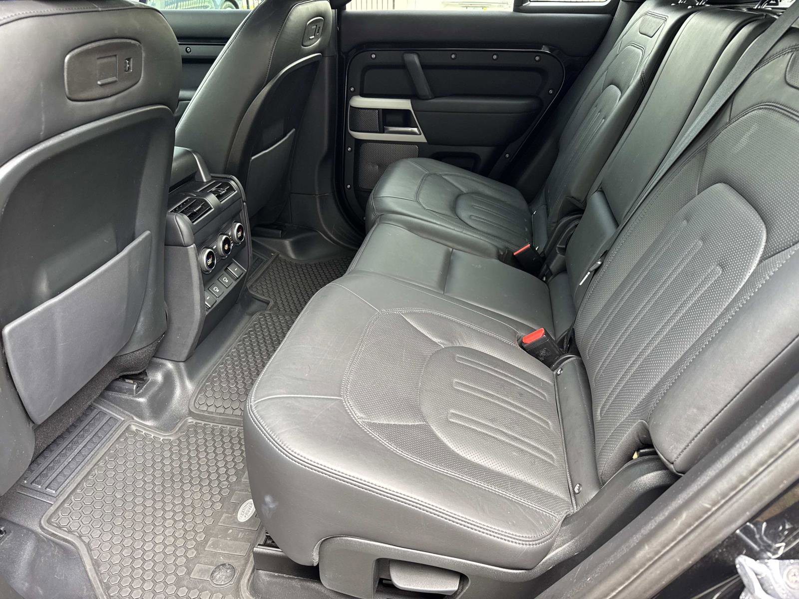 Certified 2022 Land Rover Defender 110 XS Edition AWD/4WD image 14