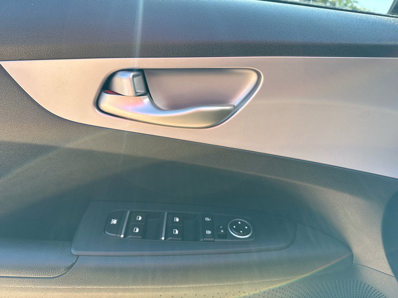 Used 2023 Kia Forte LXS image 7