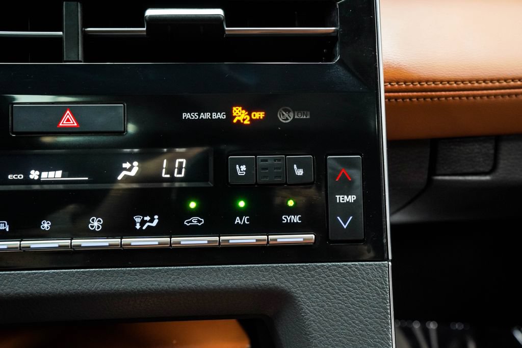 Used 2019 Toyota Avalon Limited w/ Advanced Safety Package FWD image 28