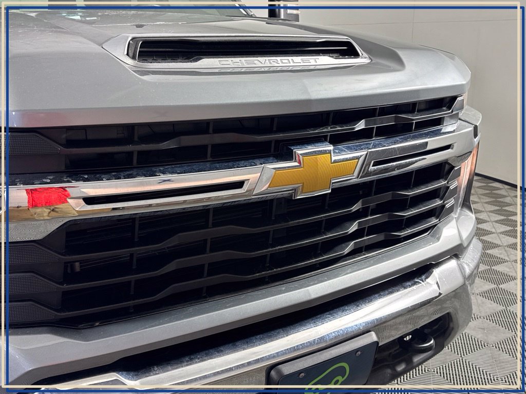 Certified 2024 Chevrolet Silverado 2500 LT AWD/4WD image 4