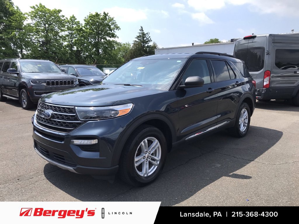 Used 2024 Ford Explorer XLT w/ Equipment Group 202A AWD/4WD image 1