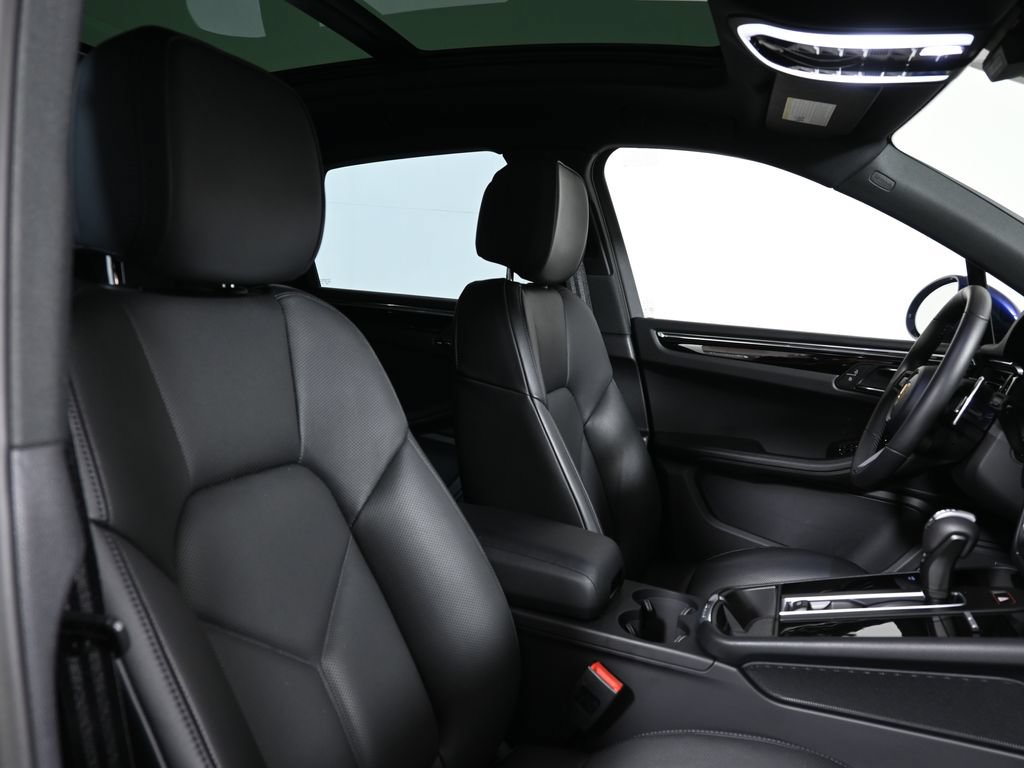 Used 2026 Porsche Macan S AWD/4WD image 39