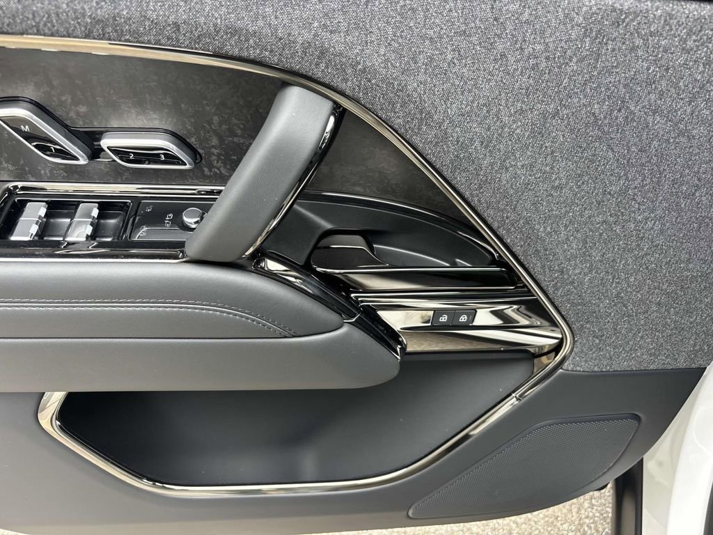 New 2025 Land Rover Range Rover Sport Dynamic SE image 11