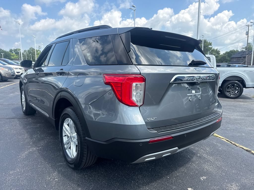 Used 2024 Ford Explorer XLT w/ Equipment Group 202A AWD/4WD image 10