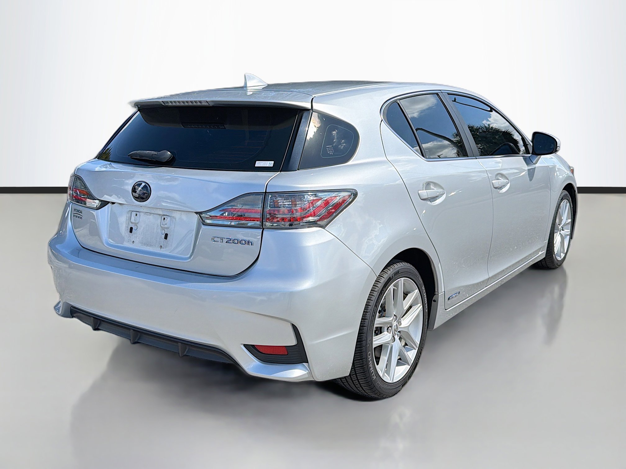 Used 2015 Lexus CT 200h w/ Navigation Package image 3