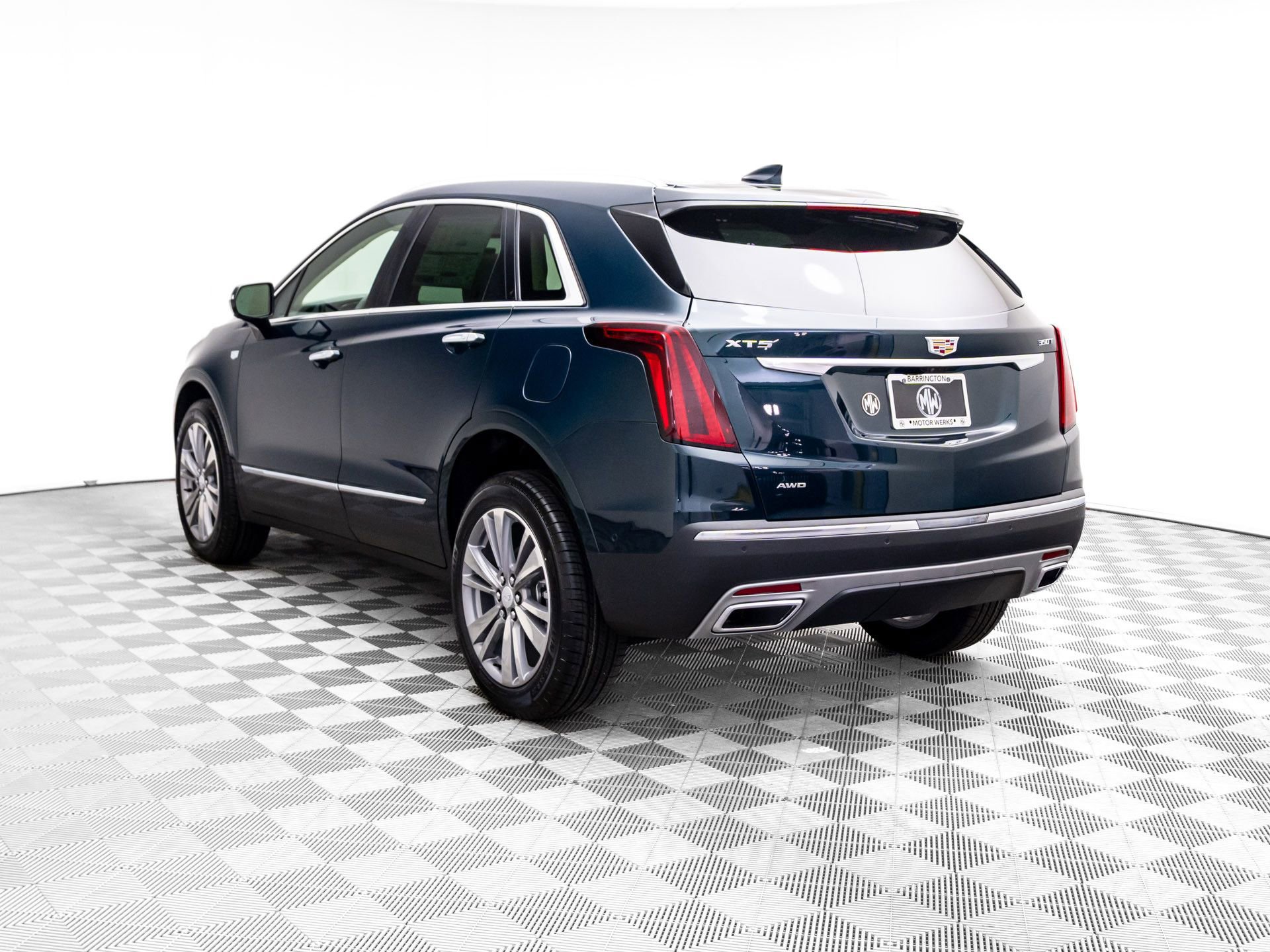New 2026 Cadillac XT5 Premium Luxury AWD/4WD image 3