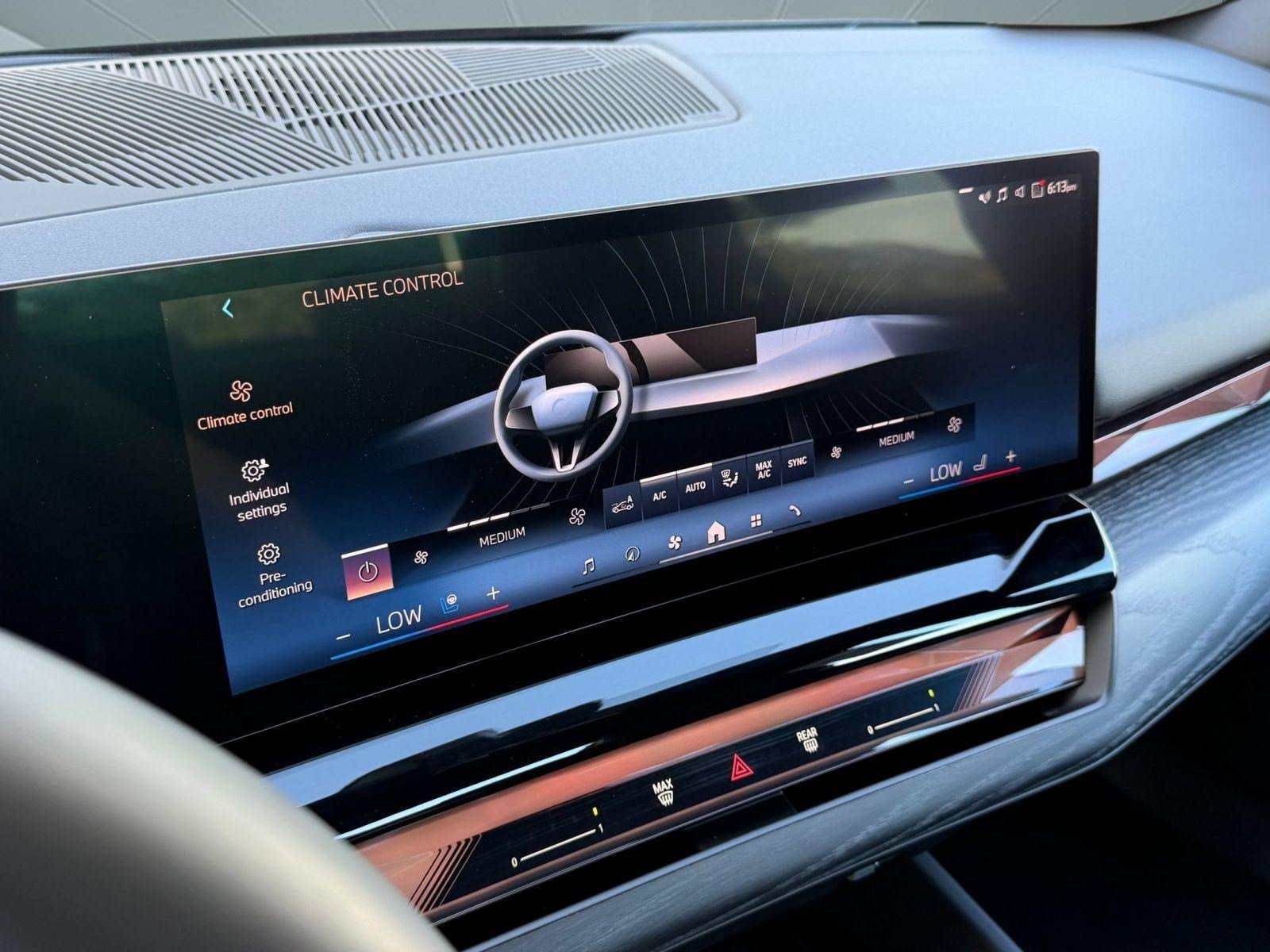 Certified 2025 BMW i5 eDrive40i w/ M Sport Package RWD image 27