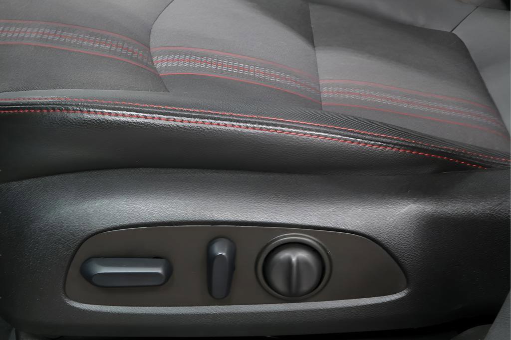 Used 2022 Chevrolet Equinox RS image 19