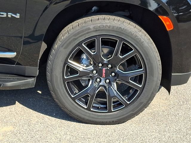 Used 2023 GMC Yukon SLT w/ SLT Premium Package image 8