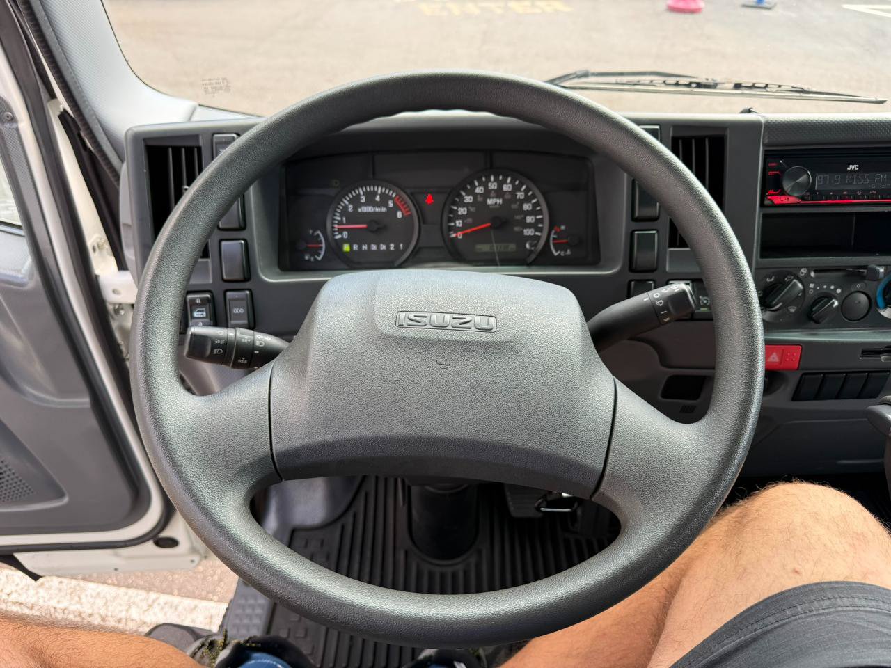 Used 2019 Isuzu NPR RWD image 26
