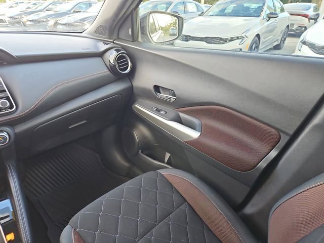 Used 2019 Nissan Kicks SR FWD image 10