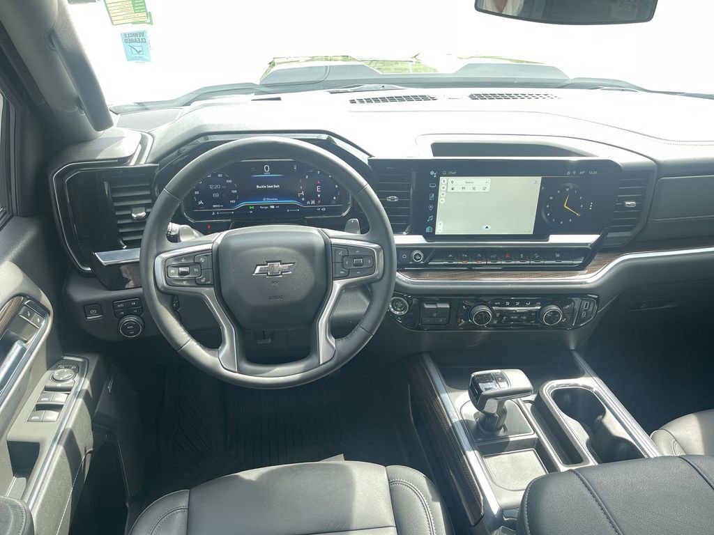 Used 2024 Chevrolet Silverado 1500 LT Trail Boss w/ LT Trail Boss Premium Package AWD/4WD image 18