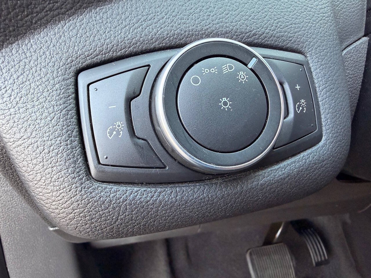 Used 2017 Ford C-MAX SE FWD image 39