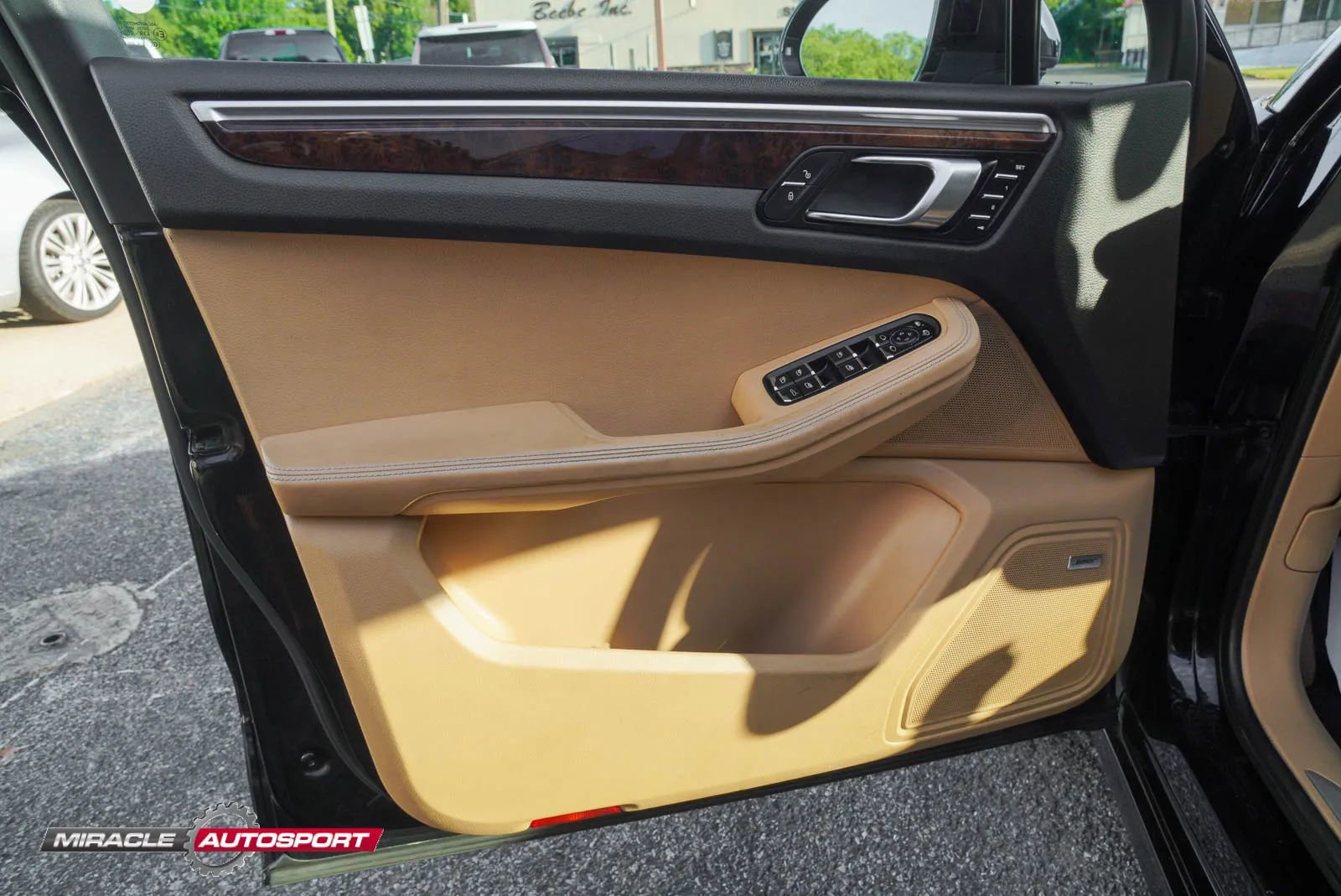 Used 2017 Porsche Macan Turbo image 15