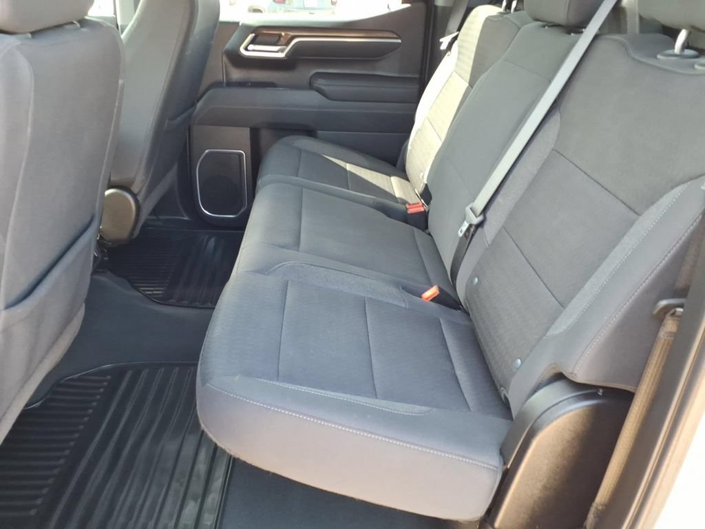Used 2025 Chevrolet Silverado 1500 LT w/ Safety Package AWD/4WD image 13