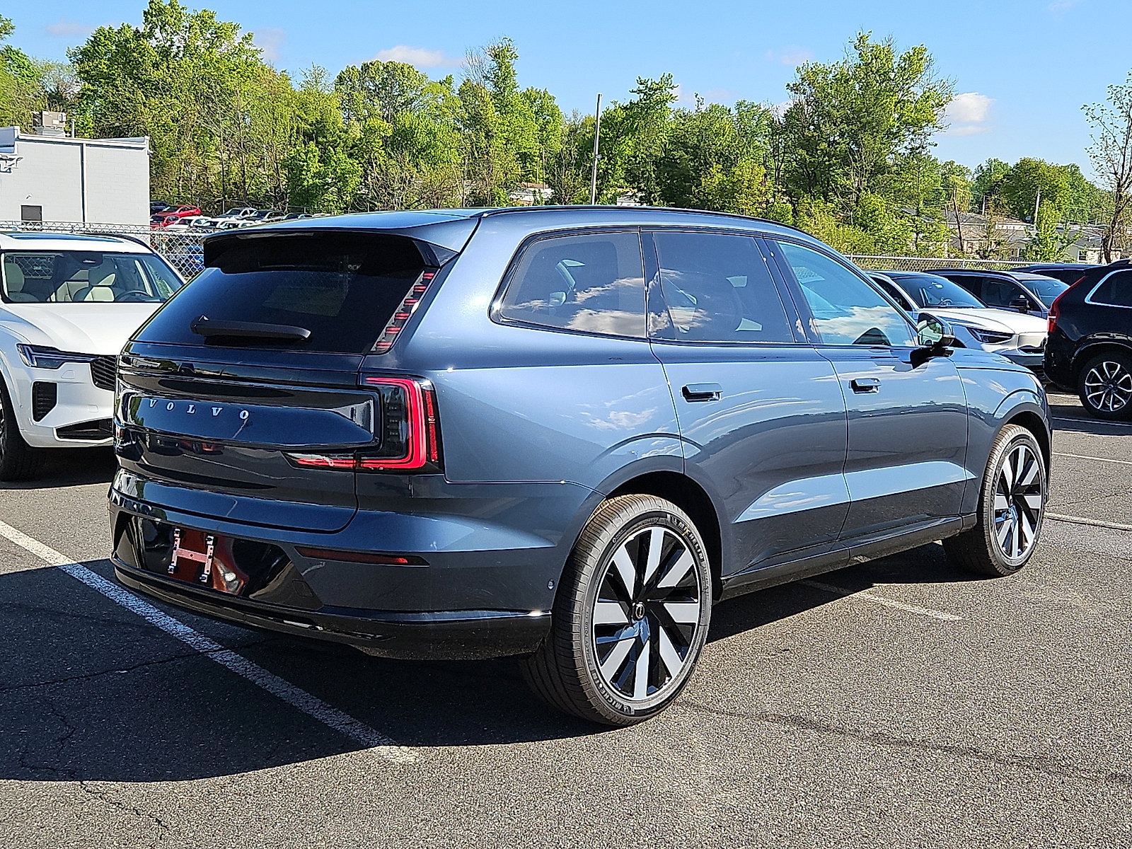 New 2026 Volvo EX90 Ultra AWD/4WD image 6