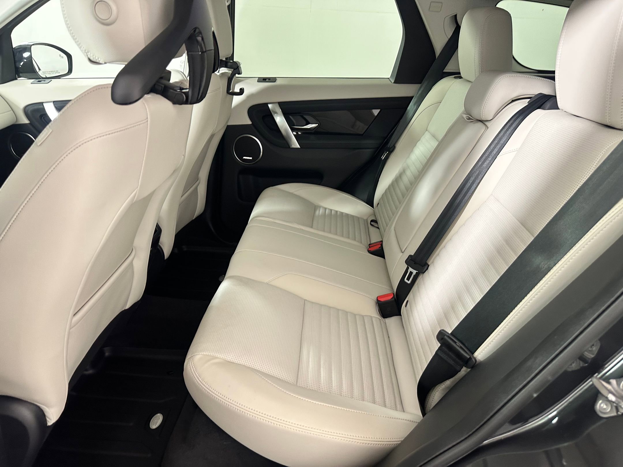 Used 2025 Land Rover Discovery Sport S AWD/4WD image 11