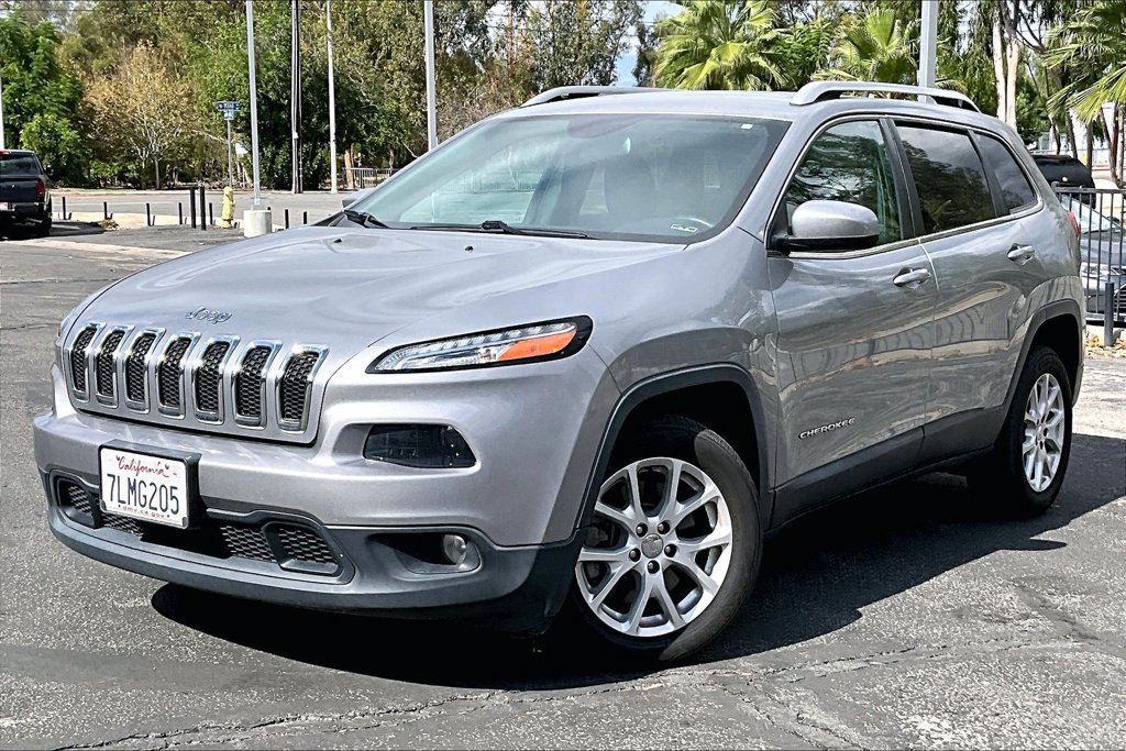 Used 2015 Jeep Cherokee Latitude FWD image 2
