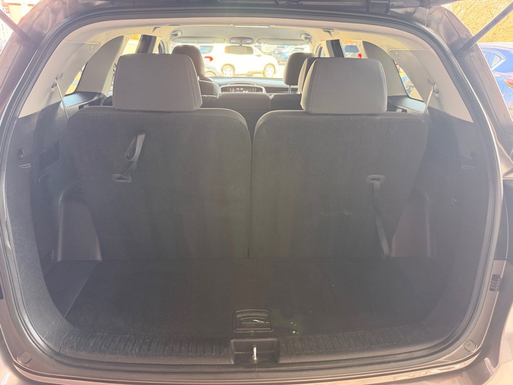Used 2019 Kia Sorento L w/ LX Convenience Package image 14