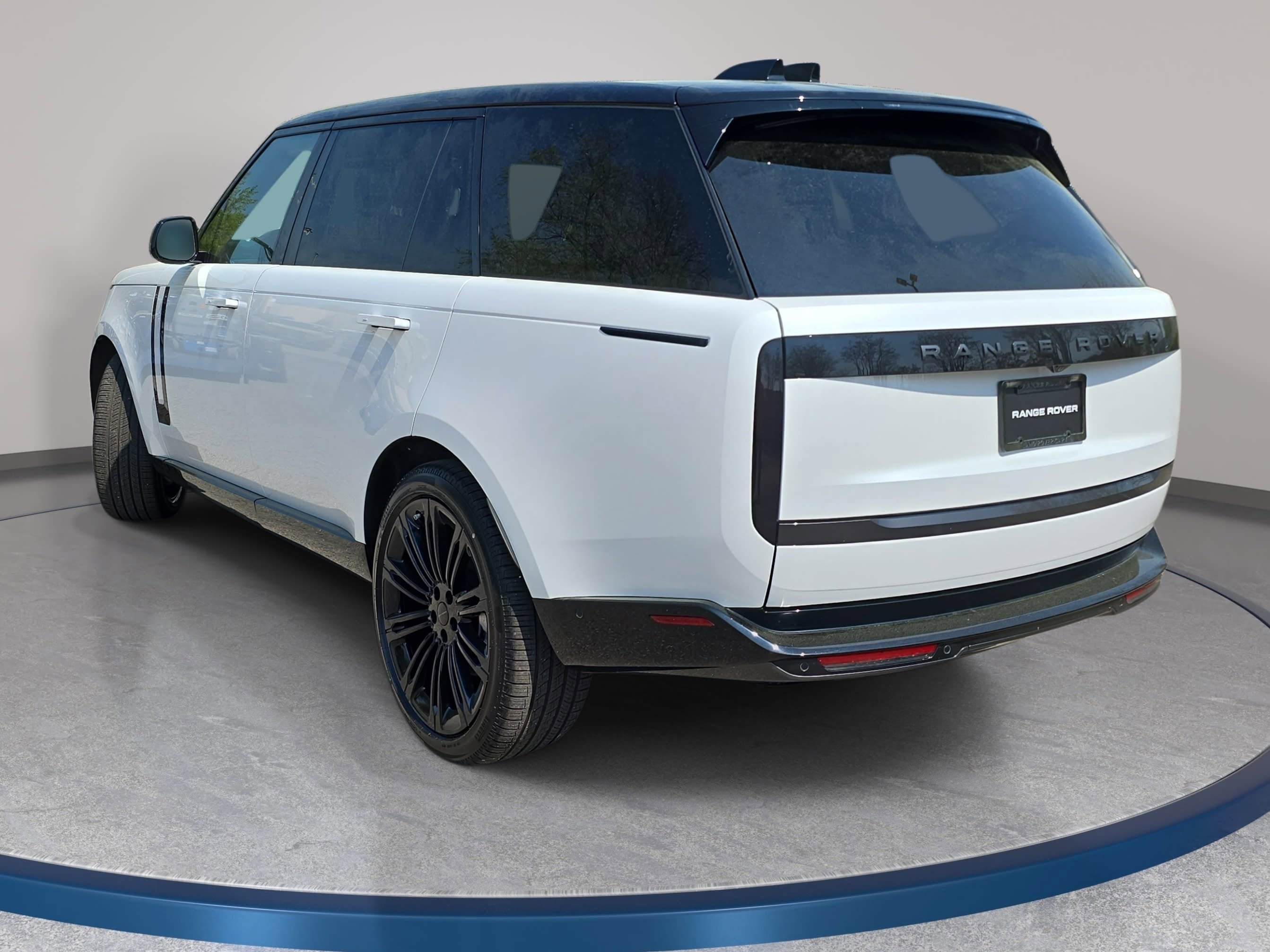 New 2026 Land Rover Range Rover Long Wheelbase SE AWD/4WD image 7