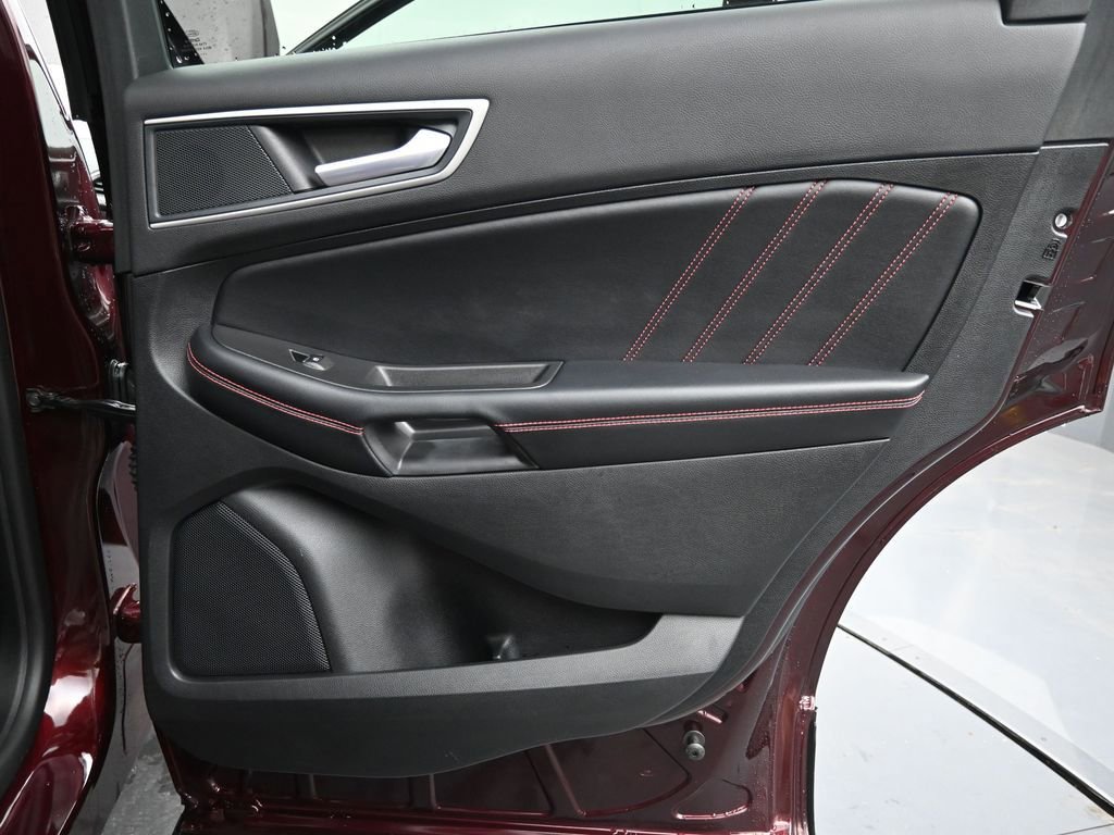 Used 2024 Ford Edge ST-Line image 21