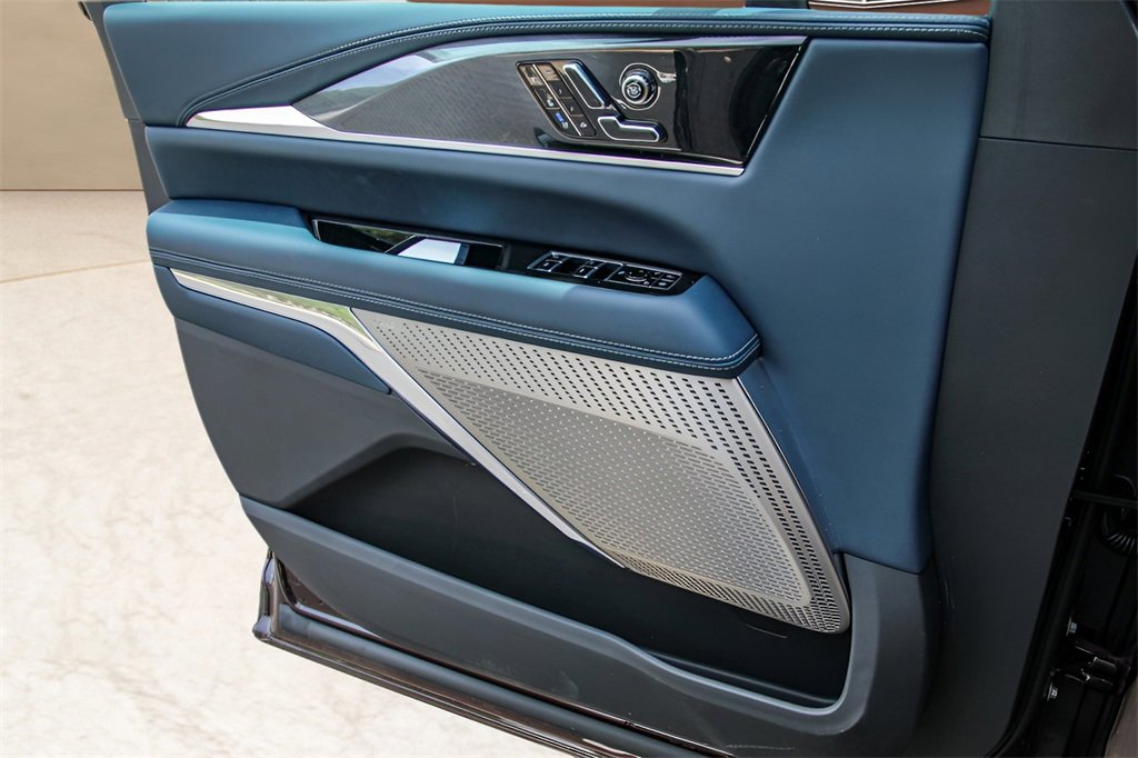 New 2025 Cadillac Escalade IQ Sport 2 w/ LPO, ONYX Package image 20