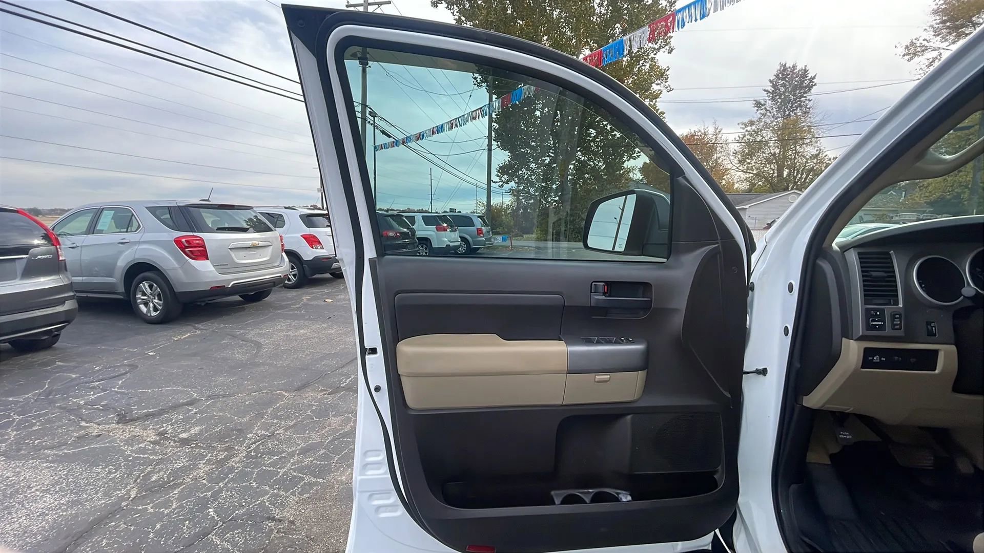 Used 2011 Toyota Tundra 4x4 CrewMax image 21