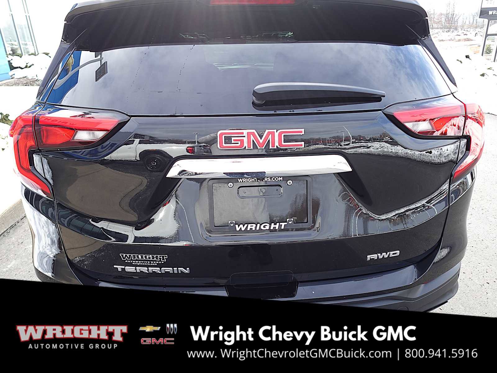 Used 2020 GMC Terrain SLE w/ Driver Convenience Package image 4