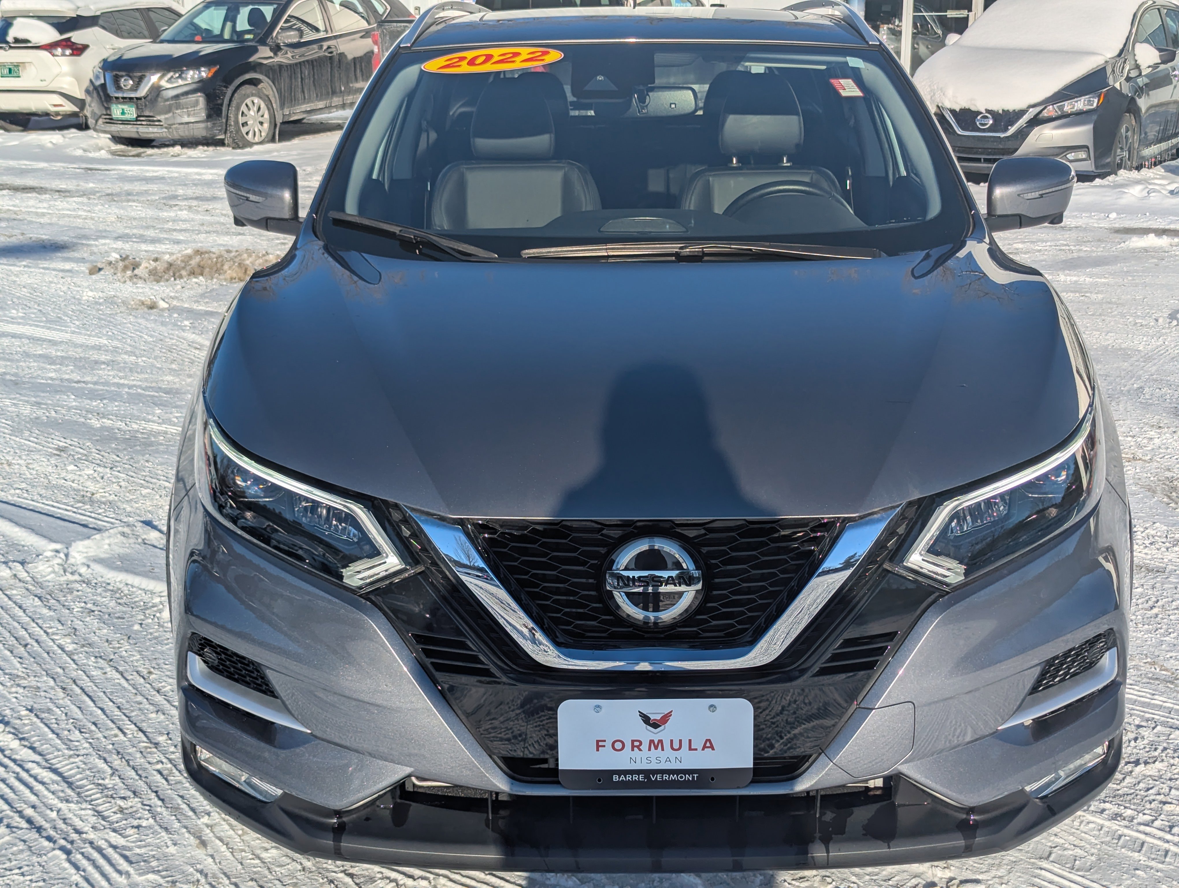 Used 2022 Nissan Rogue Sport SL w/ Premium Package image 2