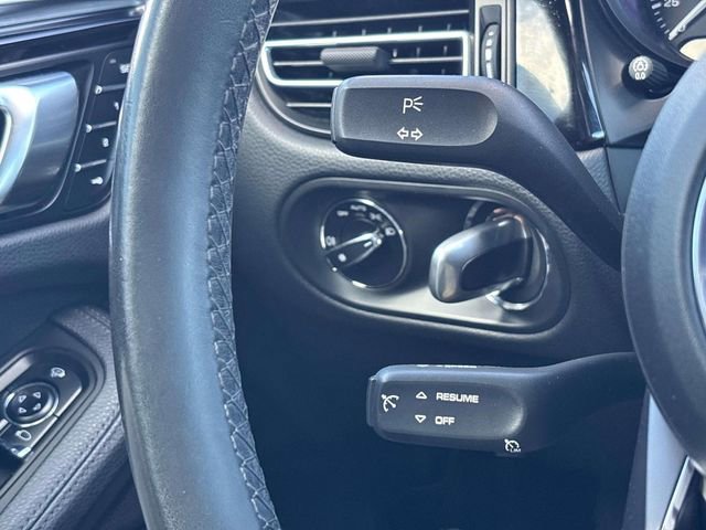 Used 2022 Porsche Macan Base image 26
