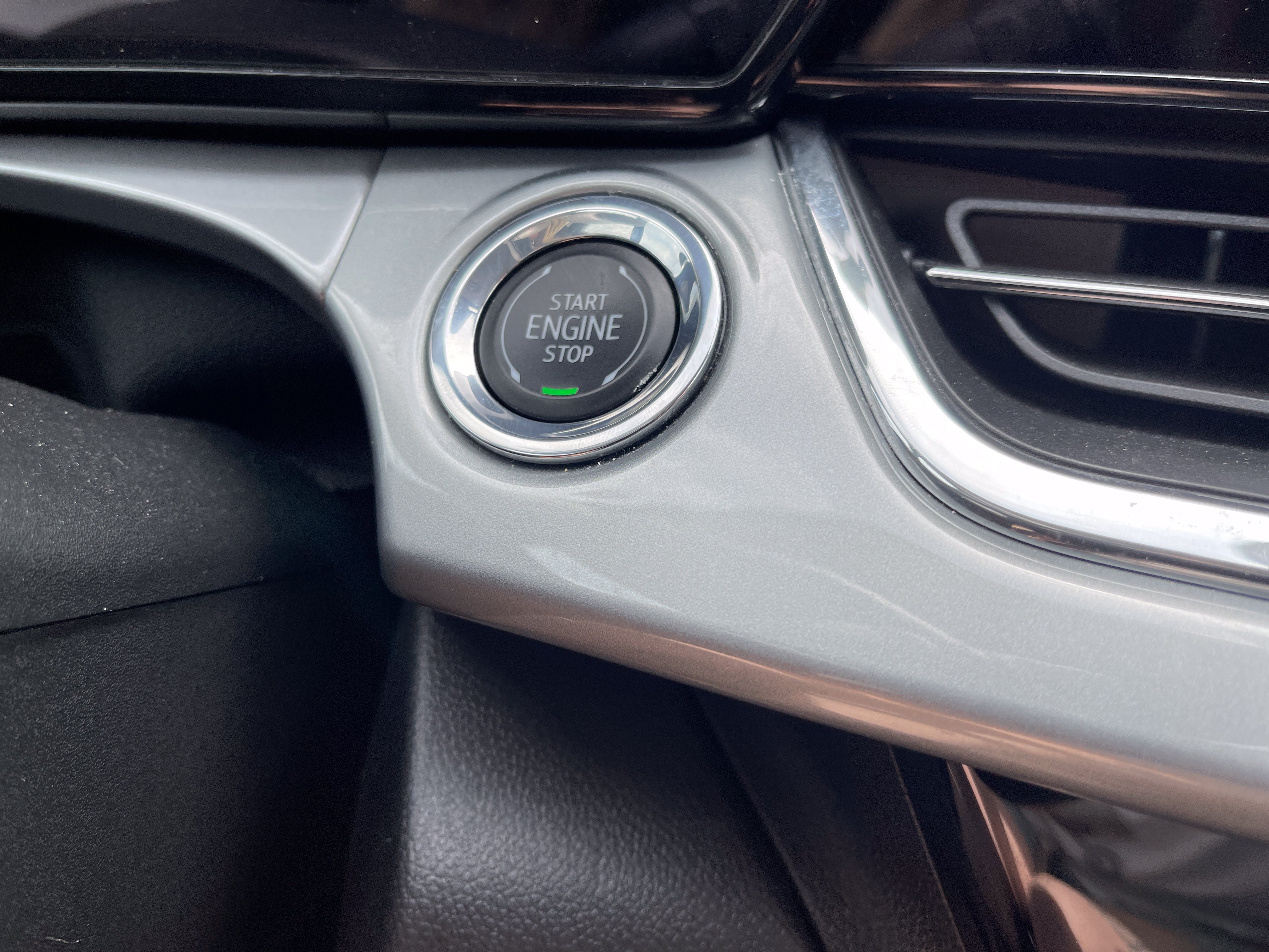 Used 2025 Chevrolet Trax LT FWD image 23