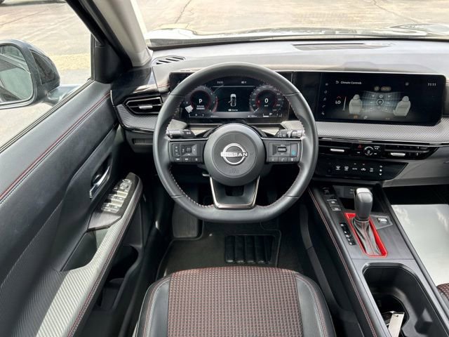 Used 2025 Nissan Kicks SR w/ Illumination Package AWD/4WD image 24