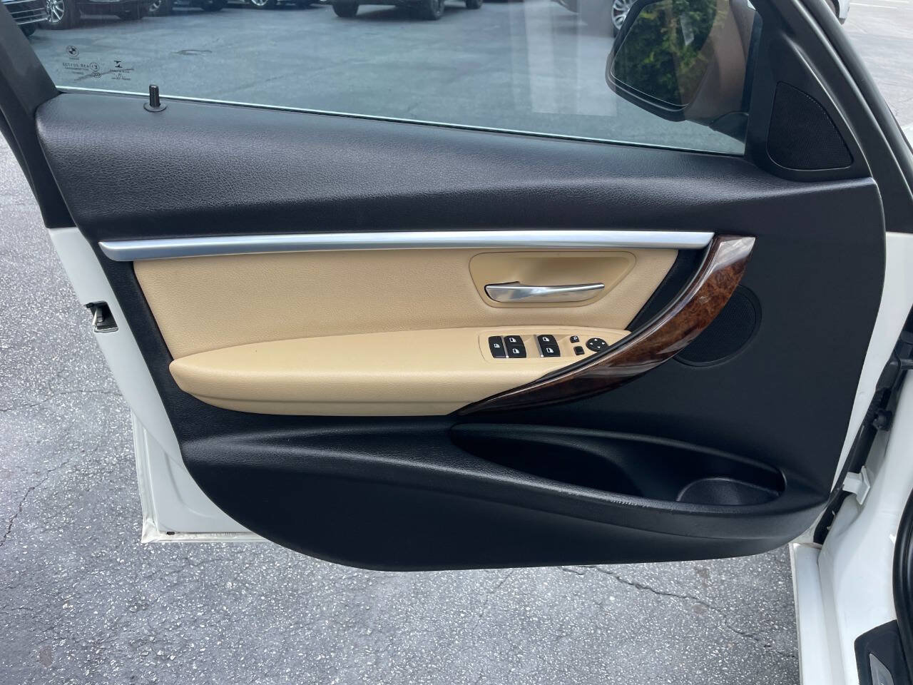 Used 2017 BMW 330i Sedan RWD image 21