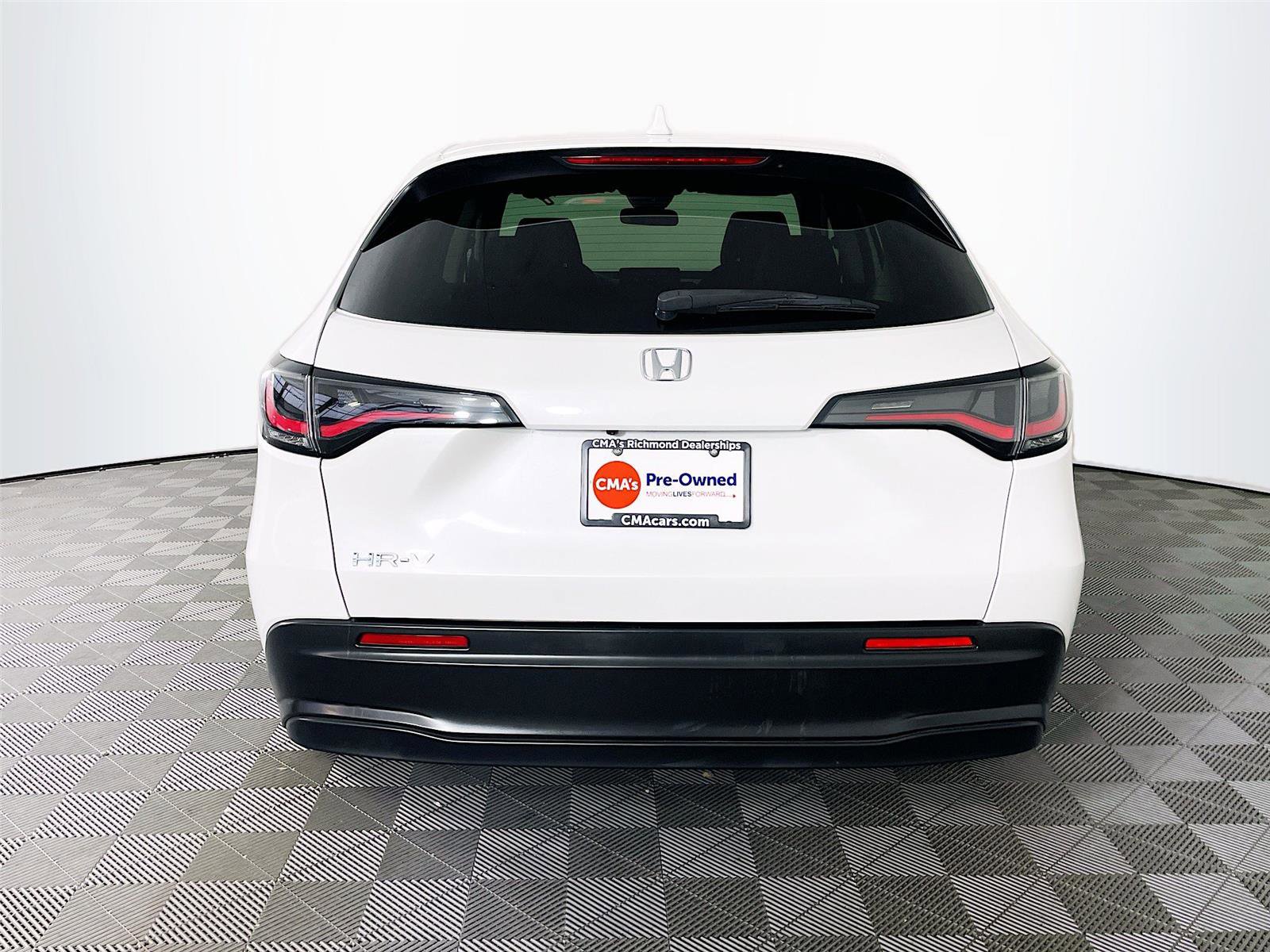 Used 2023 Honda HR-V LX image 9