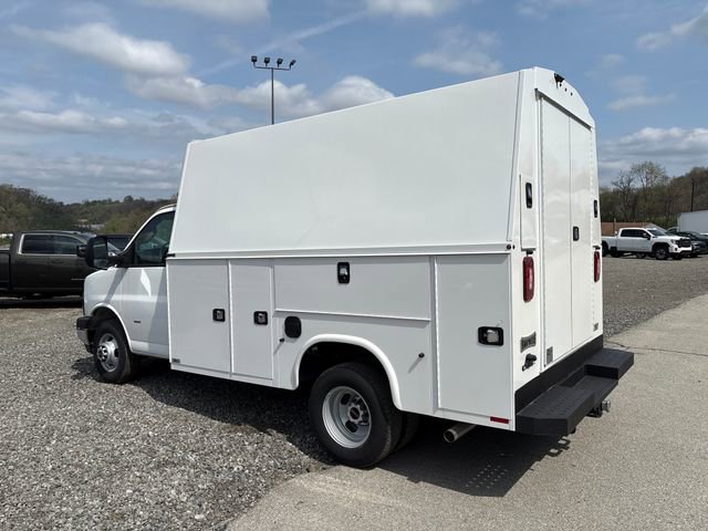 New 2025 GMC Savana 3500 w/ Power Convenience Package RWD image 3